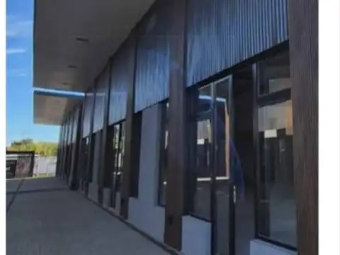 LOCAL EN ALQUILER ESPACIO NOVA 40 M2 CON ENTREPISO