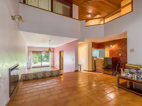 Casa 5 ambientes con 3 baños