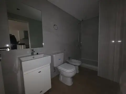 Monoambiente a estrenar, sin amoblar en Monserrat