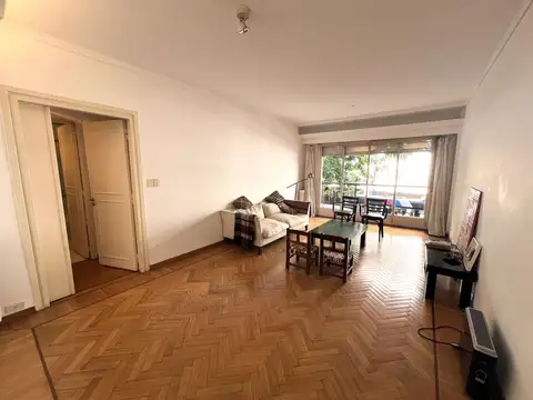 Hermoso piso de 4 ambientes c/ dependencia