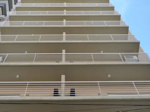 Av. San Pedrito 332 , Piso 1