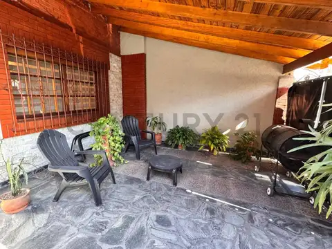 Marcos Sastre 5000, Piso 0