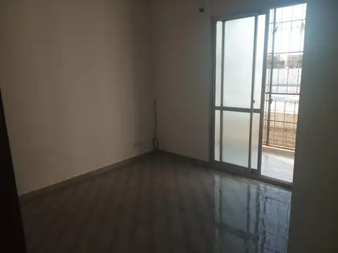 Depto Tipo Casa 2 ambientes con 1 baño