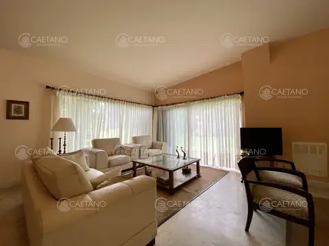 Casa 6 ambientes con 4 baños