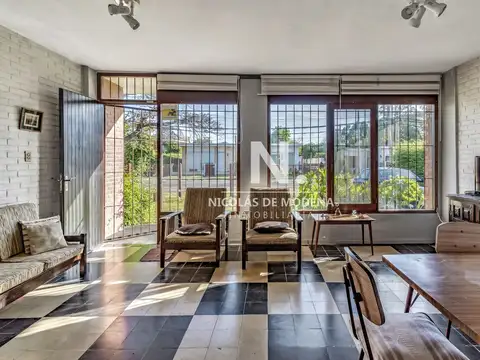 Vende casa de 3 dormitorios en Las Delicias, Maldonado.