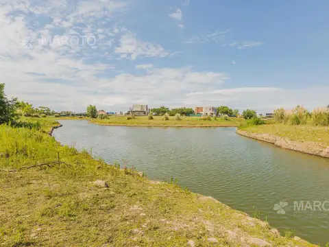 LOTE EN VENTA CON MUELLE EN EL CANTON - MAROTO PROPIEDADES