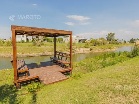 LOTE EN VENTA CON MUELLE EN EL CANTON - MAROTO PROPIEDADES