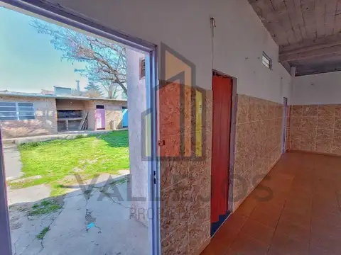 Local con parque | escritura | propiedad + fondo de comercio