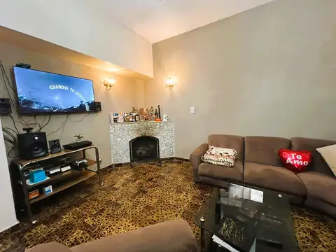 Depto Tipo Casa en Venta con 1 cocheras