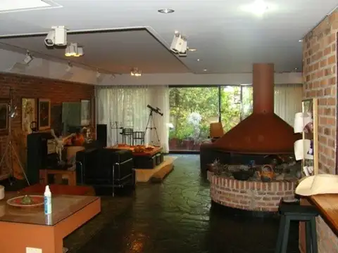 PROPIEDAD EN VENTA - SOBRE TERRENO PROPIO MUY BIEN UBICADA - LA PATERNAL