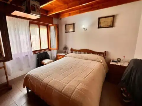 Casa 8 ambientes con 3 baños