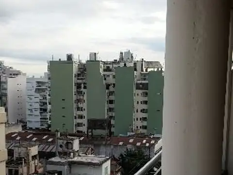 Ramó L Falcon 2700, Piso 8