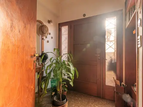 Casa 5 ambientes con 1 baño