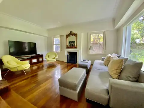 Casa 9 ambientes con 6 baños