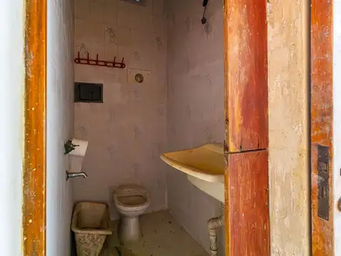 LOCAL COMERCIAL Y DEPÓSITO EN VENTA EN FISHERTON