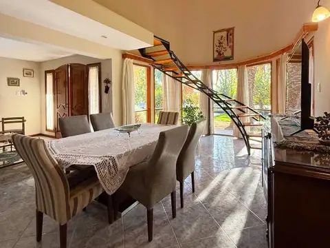 CASA EN VENTA EN CORRALITOS ESTILO CHALET