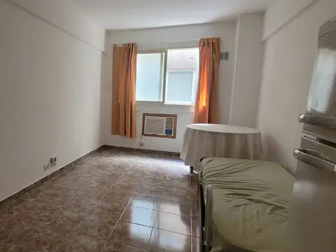 Esmeralda 600, Piso 5