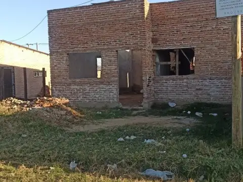 Casa 3 ambientes con 1 baño