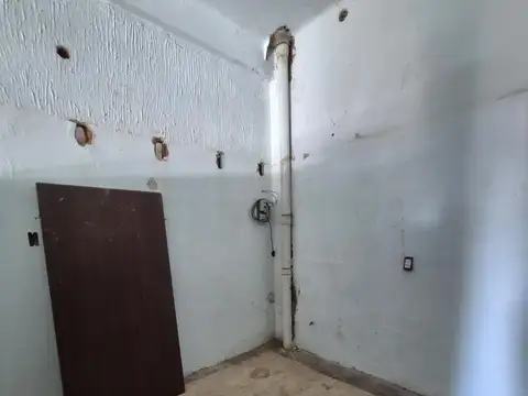 DOS LOCALES COMERCIALES