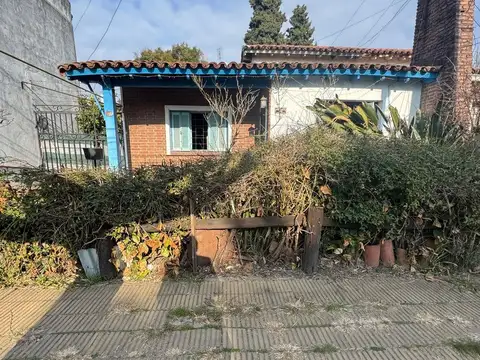 Casa en venta Villa Tesei dos casas en una