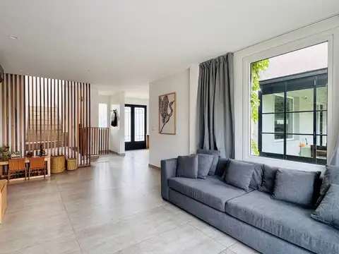 Avenida de los lagos 9600