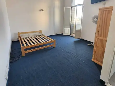 ONCE: Alquiler Temporario Amplio y luminoso Monoambiente con balcón en excelente ubicación