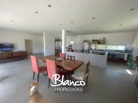 Casa 5 ambientes con 2 baños