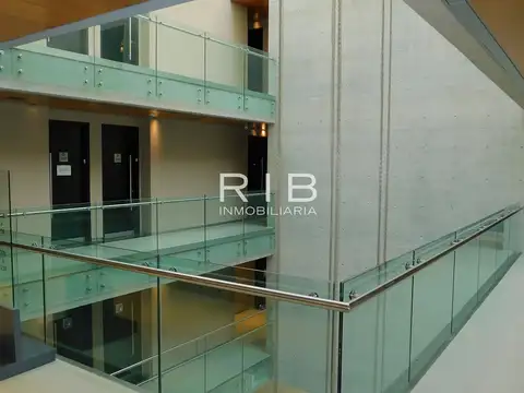 Oficina en Alquiler con 1 cochera