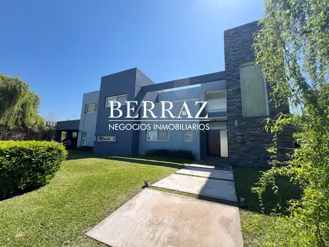 Casa Venta 5 Dormitorios Barrio Los Robles Lote de 2000 m2 Haras Santa María , Escobar