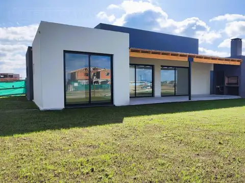 A ESTRENAR. LOTE INTERNO.