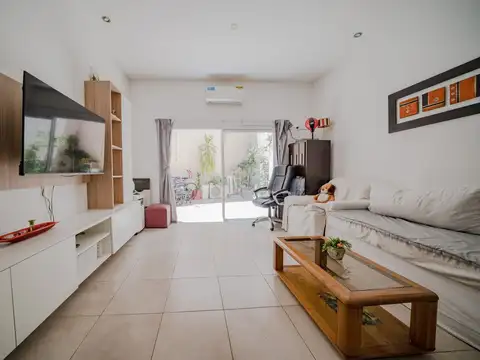 Depto Tipo Casa 4 ambientes con 2 baños