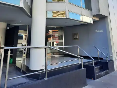 Cochera en Venta en Edificio de Oficinas - Av. Colón al 3400