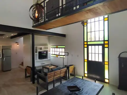 Av. Alicia Moreau de Justo  al 900