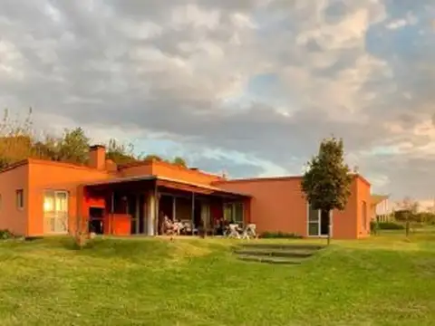 Barrio Laguna Del Golf - Casa Quinta Con Pileta, , 3 Dormitorios, 2 Baños Y Gran Parque