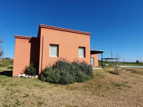 Casa en Venta con 4 cocheras