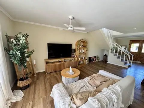 Casa en Venta con 1 cochera