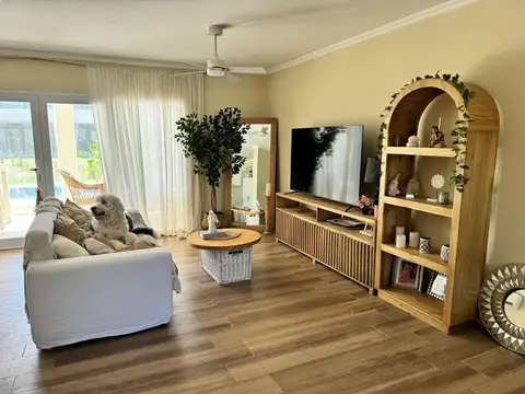 Casa 5 ambientes con 2 baños