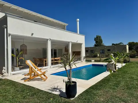 VENTA CASA SAN RAMON 4 AMBIENTES