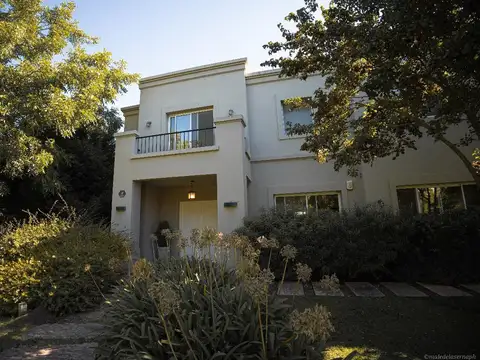 Casa en Alquiler de 4 dormitorios