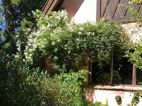 Casa en Alquiler Temporal con 2 cocheras