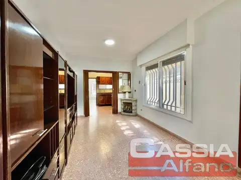 Casa en Venta con 5 cocheras