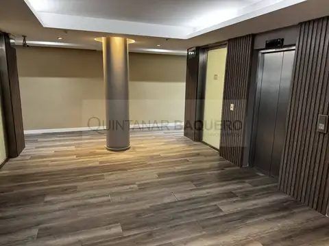 Oficina en Alquiler con 1 cochera