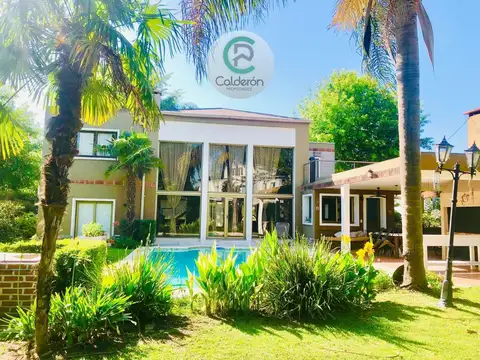 Casa 6 ambientes con 4 baños