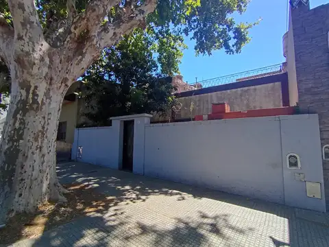 CASA S/LOTE PROPIO 10 X 10. P/MEJORAR.