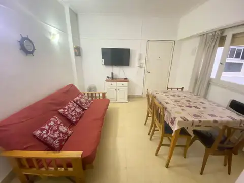 AV COLON 2200, Piso 4