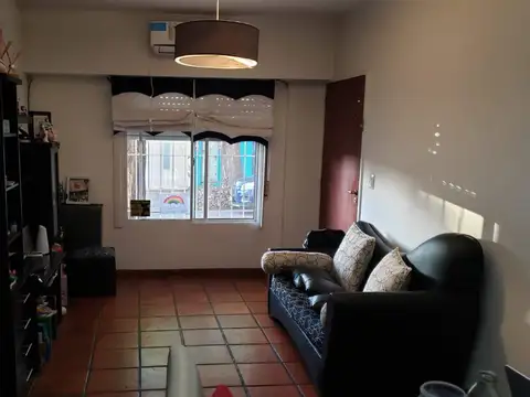 DEPARTAMENTO PLANTA BAJA  3 AMBIENTES CON PATIO- BALLESTER