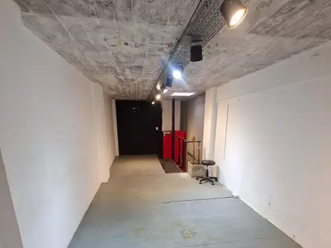 Eduardo Costa 1000, Piso PB