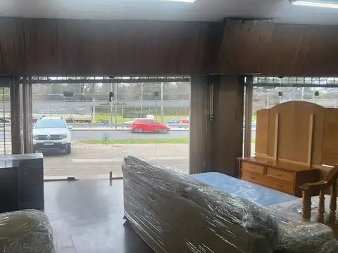 Local en Alquiler en Tablada, $ 2.600.000