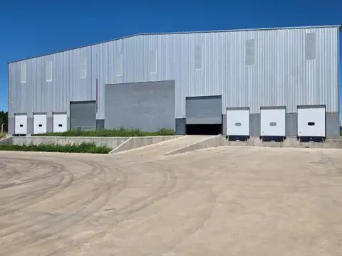 Galpon 2600 metros en Parque Industrial Alvear