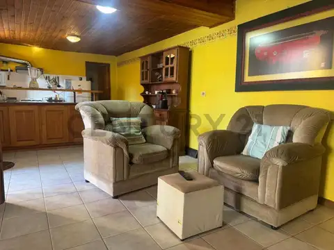 Casa en Venta con 3 cocheras